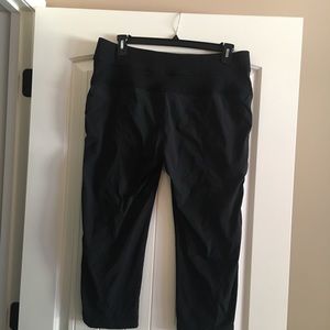 Athleta Pants - Athleta Trekkie Crop Pant Athleta Pants - Athleta Trekkie Crop Pant